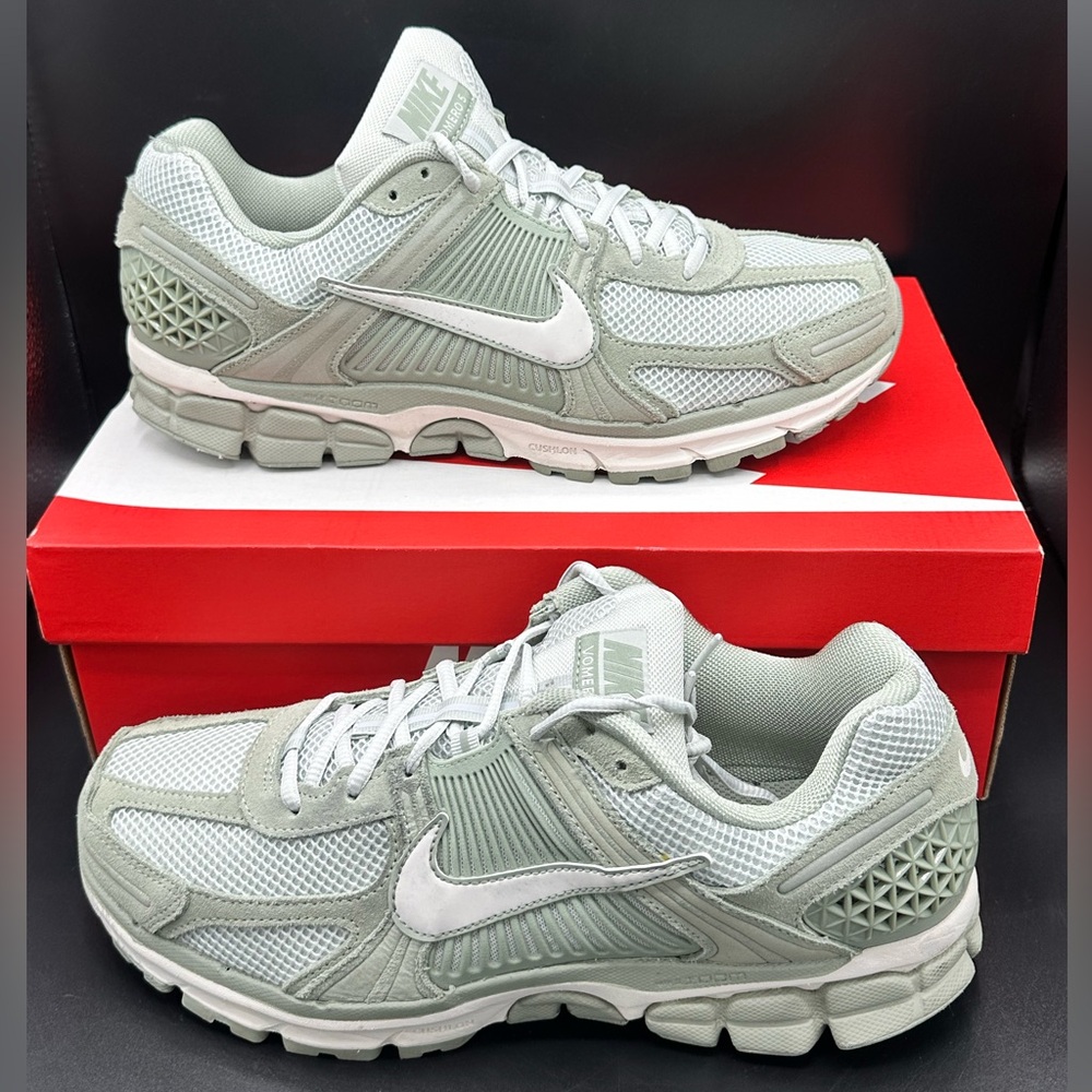 Nike Zoom Vomero 5 Jade Horizon Phantom Size 11.5 HF1553-300